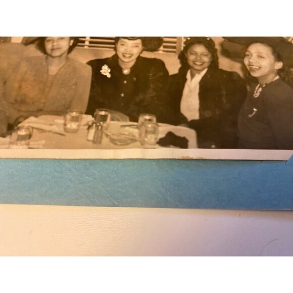 VTG 1944 Photo African American Women Dressed Up at Restaurant San Francisco Hat - Picture 3 of 14